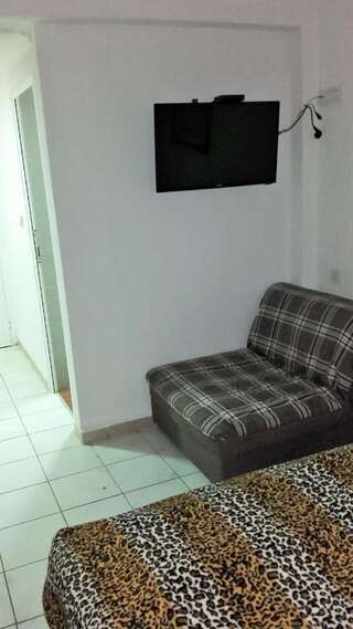 Апартаменты Apartments Petrovic Кримовица Стандартный трехместный номер-студио-4